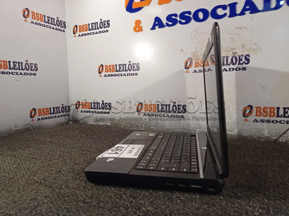 LOTE 461 - 01 NOTEBOOK MARCA POSITIVO. (NO ESTADO) ATENÇÃO! FAZER A VISITAÇÃO ANTES DE ARREMATAR, NÃO SABEMOS SE FUNCIONA. LEILÃO NÃO TEM GARANTIA E NEM DEVOLUÇÃO, SUJEITO A POSSÍVEIS AVARIAS VISÍVEIS/OCULTAS E/OU AUSÊNCIA DE COMPONENTES.