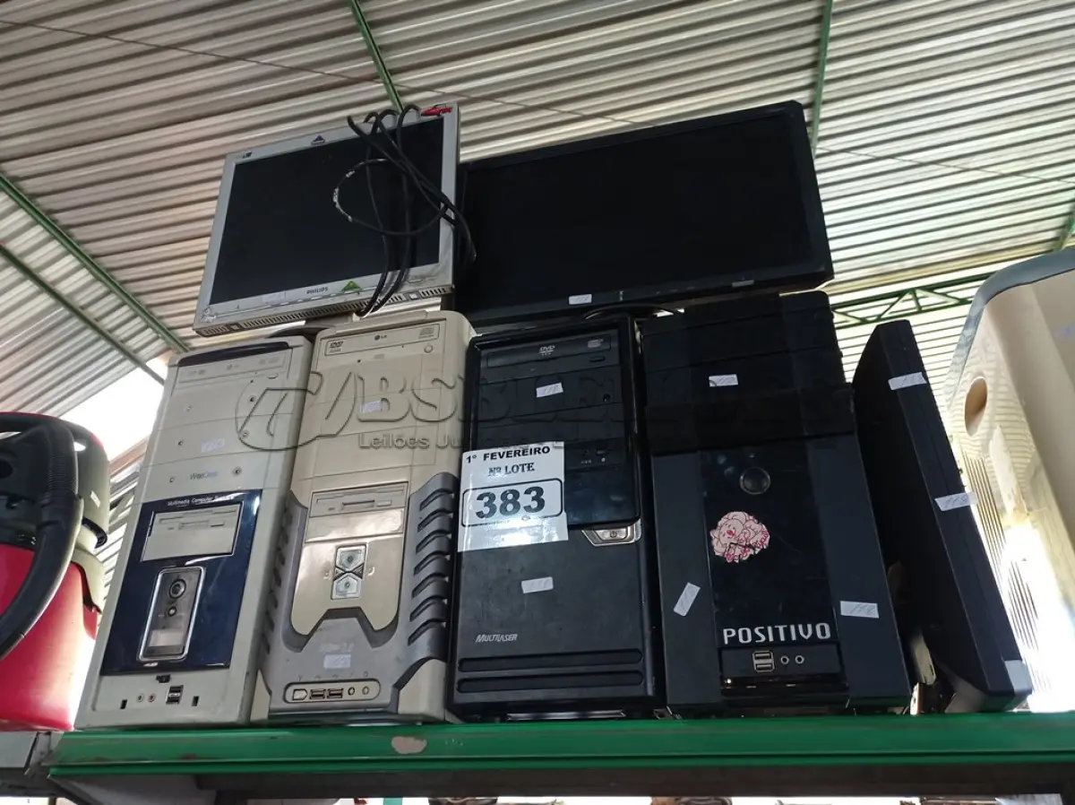 LOTE 383 - 04 CPU’S E 03 MONITORES MARCAS E MODELOS DIVERSOS PARA RETIRADA DE PEÇAS. (NO ESTADO) ATENÇÃO! FAZER A VISITAÇÃO ANTES DE ARREMATAR, NÃO SABEMOS SE FUNCIONA. LEILÃO NÃO TEM GARANTIA E NEM DEVOLUÇÃO, SUJEITO A POSSÍVEIS AVARIAS VISÍVEIS/OCULTAS E/OU AUSÊNCIA DE COMPONENTES.