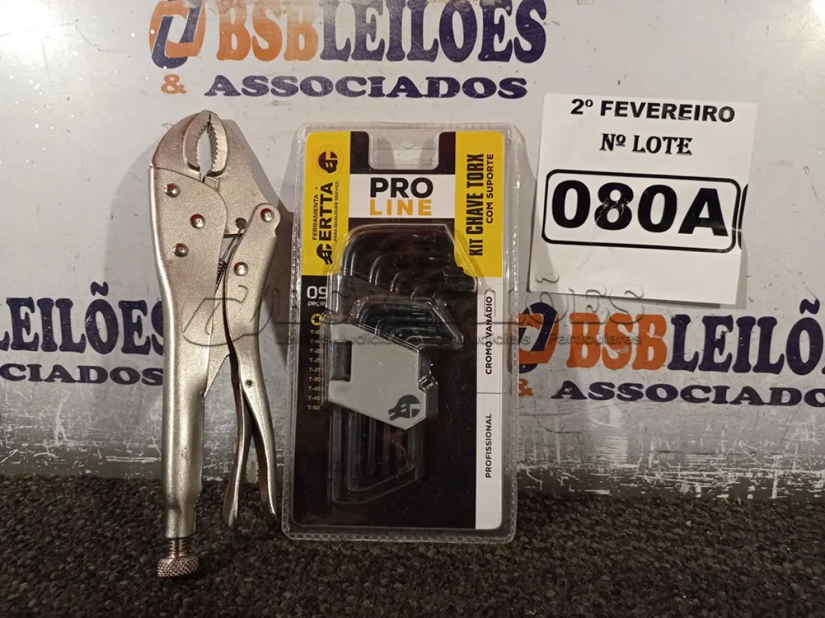 LOTE 080 - 01 KIT DE CHAVE TORX E 01 ALICATE DE PRESSÃO. (NO ESTADO) ATENÇÃO! FAZER A VISITAÇÃO ANTES DE ARREMATAR, NÃO SABEMOS SE FUNCIONA. LEILÃO NÃO TEM GARANTIA E NEM DEVOLUÇÃO, SUJEITO A POSSÍVEIS AVARIAS VISÍVEIS/OCULTAS E/OU AUSÊNCIA DE COMPONENTES.