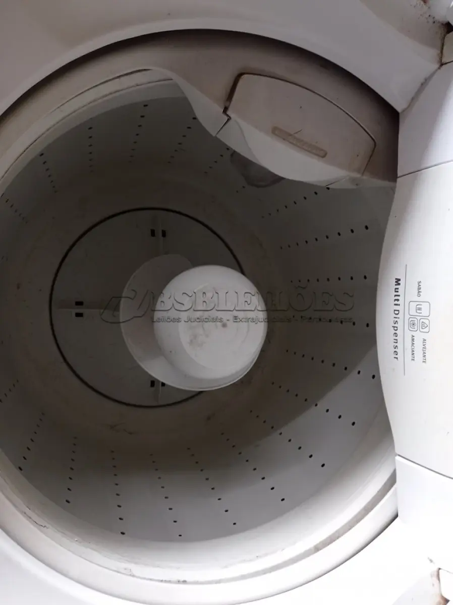 LOTE 472 - 01 MÁQUINA DE LAVAR ROUPAS MARCA ELECTROLUX. (NO ESTADO) ATENÇÃO! FAZER A VISITAÇÃO ANTES DE ARREMATAR, NÃO SABEMOS SE FUNCIONA. LEILÃO NÃO TEM GARANTIA E NEM DEVOLUÇÃO, SUJEITO A POSSÍVEIS AVARIAS VISÍVEIS/OCULTAS E/OU AUSÊNCIA DE COMPONENTES.