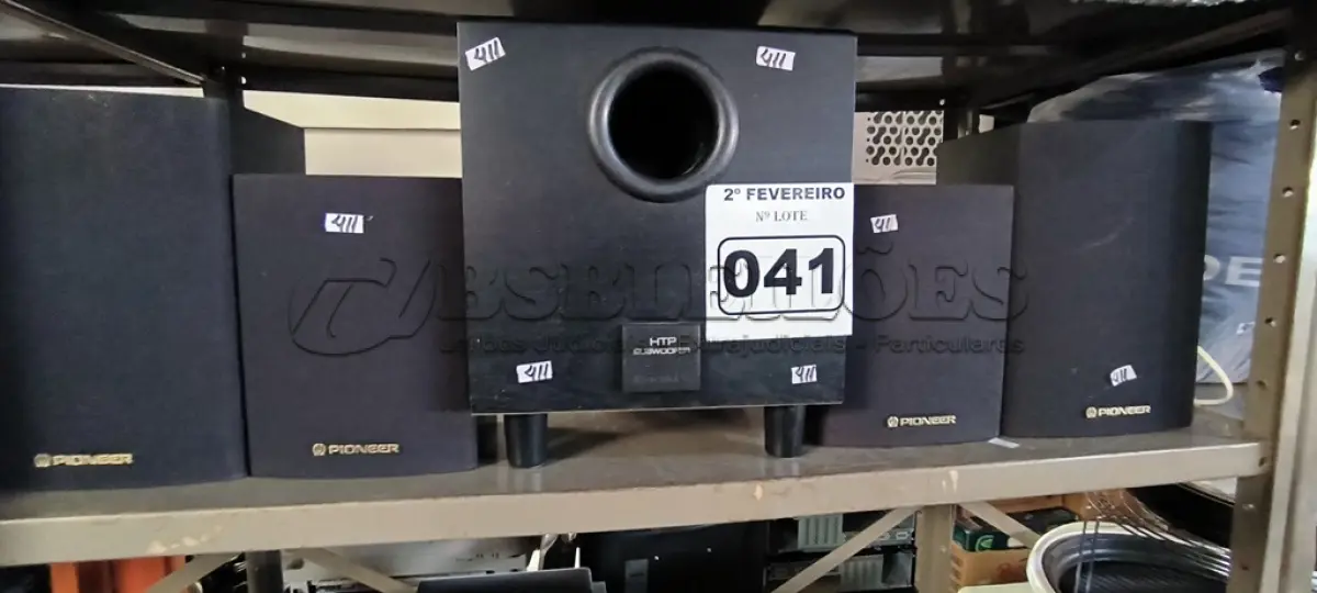 LOTE 041 - 01 CAIXA SUB PIONNER E 04 CAIXAS PIONNER DE VOZ (NO ESTADO, NÃO SABEMOS SE FUNCIONA. LEILÃO NÃO TEM GARANTIA E NEM DEVOLUÇÃO). 
