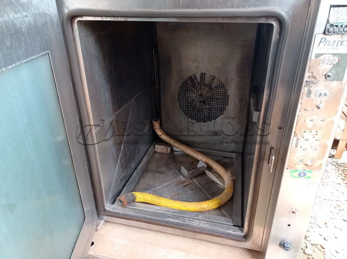 LOTE 135ª - 01 FORNO COMBINADO PARA RETIRADA DE PEÇAS. (NO ESTADO) ATENÇÃO! FAZER A VISITAÇÃO ANTES DE ARREMATAR, NÃO SABEMOS SE FUNCIONA. LEILÃO NÃO TEM GARANTIA E NEM DEVOLUÇÃO, SUJEITO A POSSÍVEIS AVARIAS VISÍVEIS/OCULTAS E/OU AUSÊNCIA DE COMPONENTES.