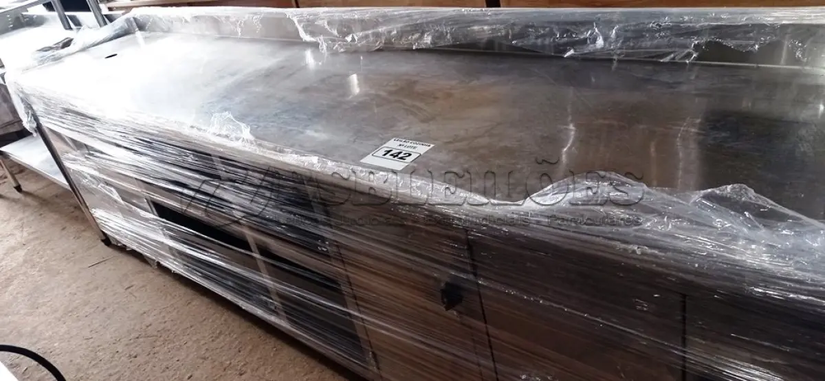 LOTE 142 - 01 BALCÃO SECO COM ESPELHO EM AÇO INOX 05 PORTAS, MEDINDO 308CMX61CM. (NO ESTADO, NÃO SABEMOS SE FUNCIONA. LEILÃO NÃO TEM GARANTIA E NEM DEVOLUÇÃO).