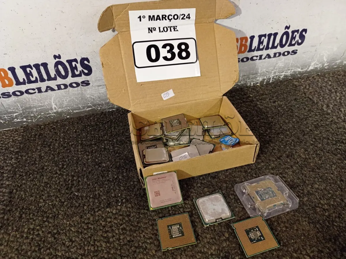 LOTE 038 - 01 LOTE COM VÁRIOS PROCESSADORES MARCAS E MODELOS DIVERSOS. (NO ESTADO) ATENÇÃO! FAZER A VISITAÇÃO ANTES DE ARREMATAR, NÃO SABEMOS SE FUNCIONA. LEILÃO NÃO TEM GARANTIA E NEM DEVOLUÇÃO, SUJEITO A POSSÍVEIS AVARIAS VISÍVEIS/OCULTAS E/OU AUSÊNCIA DE COMPONENTES.