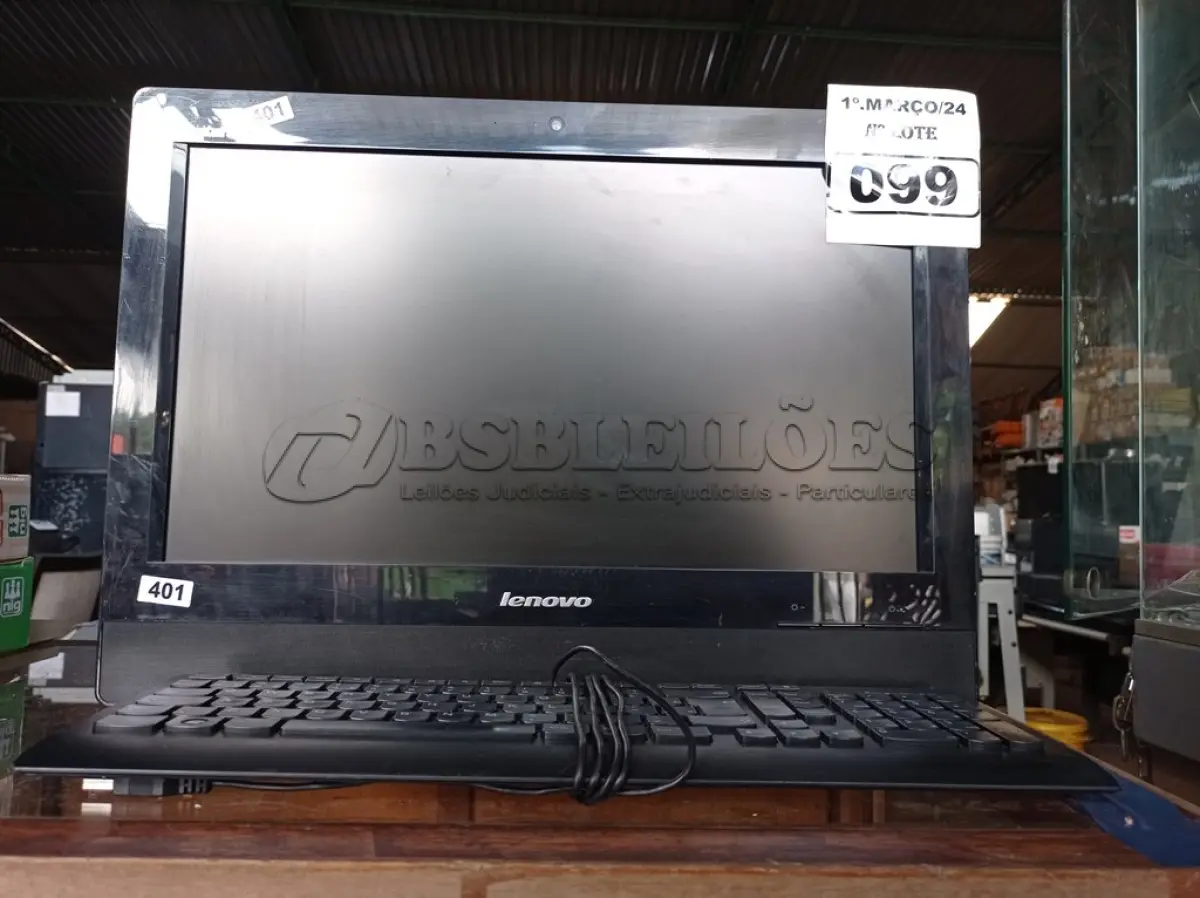 LOTE 099 - 01 COMPUTADOR ALL IN ONE MARCA LENOVO. (NO ESTADO) ATENÇÃO! FAZER A VISITAÇÃO ANTES DE ARREMATAR, NÃO SABEMOS SE FUNCIONA. LEILÃO NÃO TEM GARANTIA E NEM DEVOLUÇÃO, SUJEITO A POSSÍVEIS AVARIAS VISÍVEIS/OCULTAS E/OU AUSÊNCIA DE COMPONENTES.
