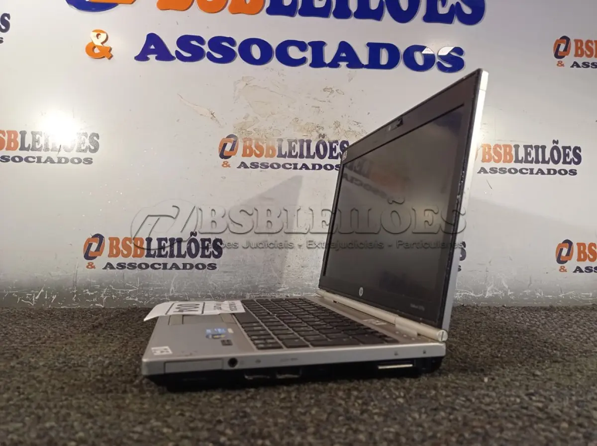 LOTE 004 - 01 NOTEBOOK MARCA HP. (NO ESTADO) ATENÇÃO! FAZER A VISITAÇÃO ANTES DE ARREMATAR, NÃO SABEMOS SE FUNCIONA. LEILÃO NÃO TEM GARANTIA E NEM DEVOLUÇÃO, SUJEITO A POSSÍVEIS AVARIAS VISÍVEIS/OCULTAS E/OU AUSÊNCIA DE COMPONENTES.