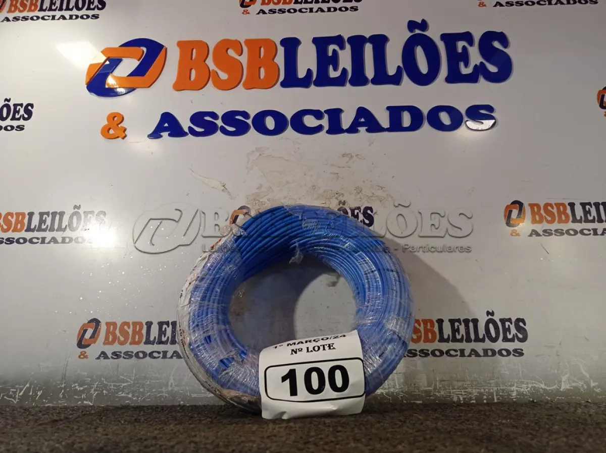 LOTE 100 - 01 ROLO DE CABO FLEXÍVEL 100M 1X4MM NA COR AZUL (NOVO). (NO ESTADO) ATENÇÃO! FAZER A VISITAÇÃO ANTES DE ARREMATAR, NÃO SABEMOS SE FUNCIONA. LEILÃO NÃO TEM GARANTIA E NEM DEVOLUÇÃO, SUJEITO A POSSÍVEIS AVARIAS VISÍVEIS/OCULTAS E/OU AUSÊNCIA DE COMPONENTES.