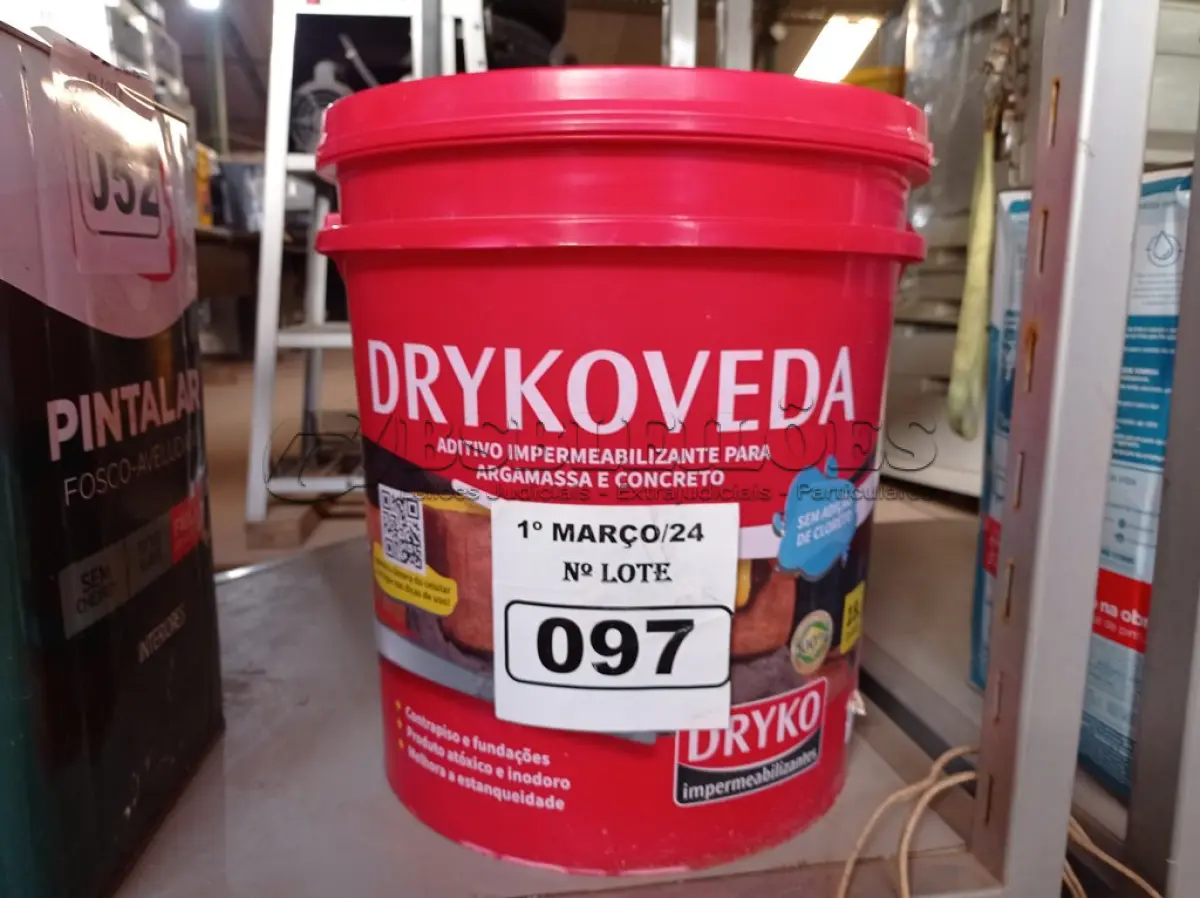 LOTE 097 - 01 BALDE DE DRYKOVEDA, ADITIVO IMPERMEABILIZANTE PARA ARGAMASSA E CONCRETO 18L. (NO ESTADO) ATENÇÃO! FAZER A VISITAÇÃO ANTES DE ARREMATAR, NÃO SABEMOS SE FUNCIONA. LEILÃO NÃO TEM GARANTIA E NEM DEVOLUÇÃO, SUJEITO A POSSÍVEIS AVARIAS VISÍVEIS/OCULTAS E/OU AUSÊNCIA DE COMPONENTES.