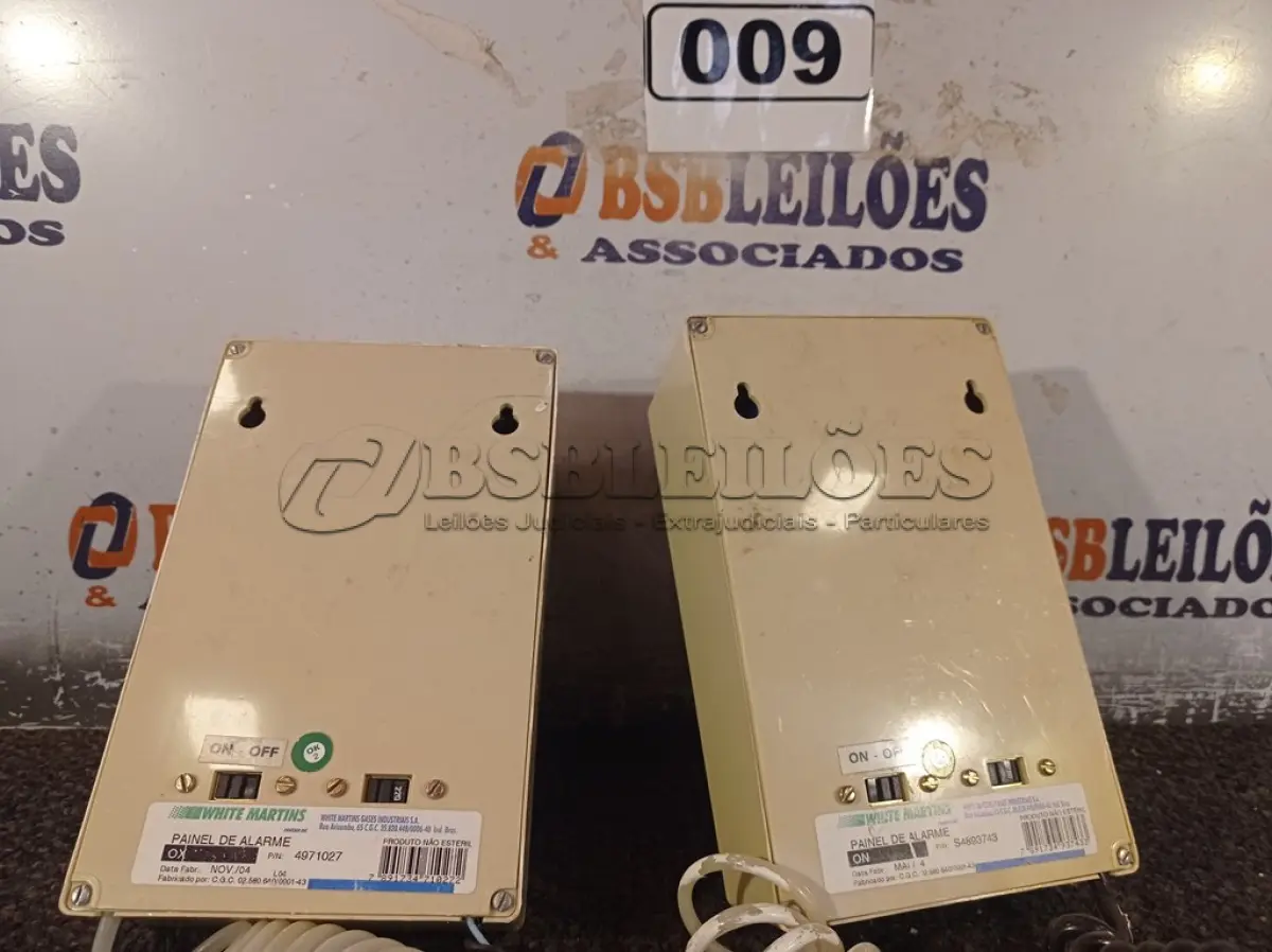 LOTE 009 - 02 PAINÉIS DE ALARME SENDO 01 DE OXIGÊNIO E OUTRO DE OXIDO NITROSO. (NO ESTADO) ATENÇÃO! FAZER A VISITAÇÃO ANTES DE ARREMATAR, NÃO SABEMOS SE FUNCIONA. LEILÃO NÃO TEM GARANTIA E NEM DEVOLUÇÃO, SUJEITO A POSSÍVEIS AVARIAS VISÍVEIS/OCULTAS E/OU AUSÊNCIA DE COMPONENTES.