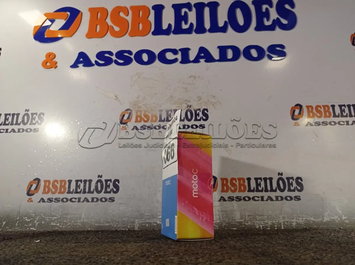 LOTE 066 - 01 CELULAR MOTO “C” 8BG. (NO ESTADO) ATENÇÃO! FAZER A VISITAÇÃO ANTES DE ARREMATAR, NÃO SABEMOS SE FUNCIONA. LEILÃO NÃO TEM GARANTIA E NEM DEVOLUÇÃO, SUJEITO A POSSÍVEIS AVARIAS VISÍVEIS/OCULTAS E/OU AUSÊNCIA DE COMPONENTES.