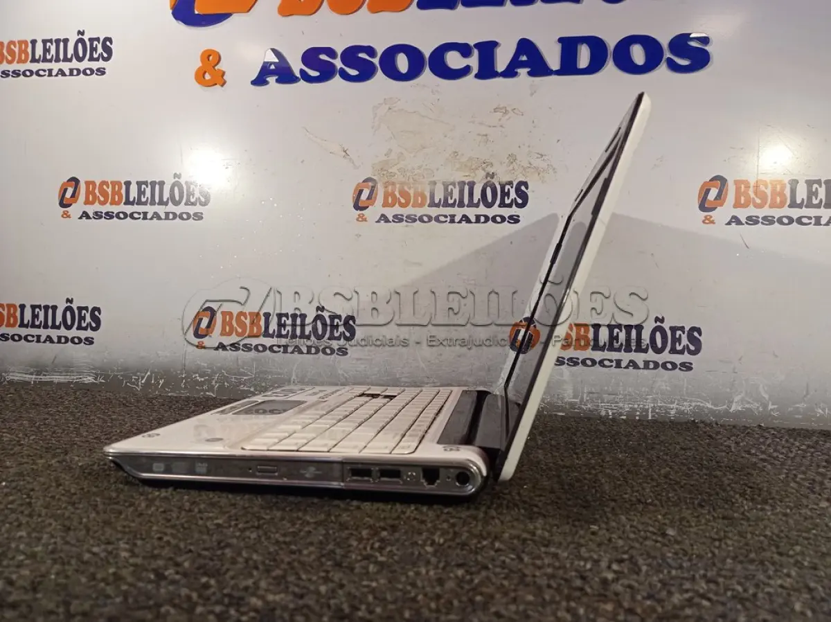 LOTE 003 - 01 NOTEBOOK MARCA HP. (NO ESTADO) ATENÇÃO! FAZER A VISITAÇÃO ANTES DE ARREMATAR, NÃO SABEMOS SE FUNCIONA. LEILÃO NÃO TEM GARANTIA E NEM DEVOLUÇÃO, SUJEITO A POSSÍVEIS AVARIAS VISÍVEIS/OCULTAS E/OU AUSÊNCIA DE COMPONENTES.