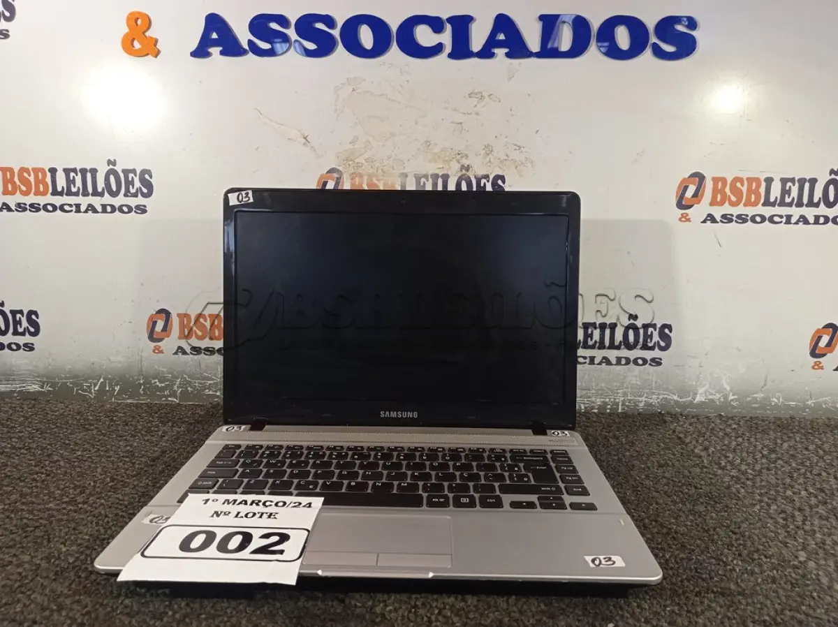 LOTE 002 - 01 NOTEBOOK MARCA SAMSUNG. (NO ESTADO) ATENÇÃO! FAZER A VISITAÇÃO ANTES DE ARREMATAR, NÃO SABEMOS SE FUNCIONA. LEILÃO NÃO TEM GARANTIA E NEM DEVOLUÇÃO, SUJEITO A POSSÍVEIS AVARIAS VISÍVEIS/OCULTAS E/OU AUSÊNCIA DE COMPONENTES.
