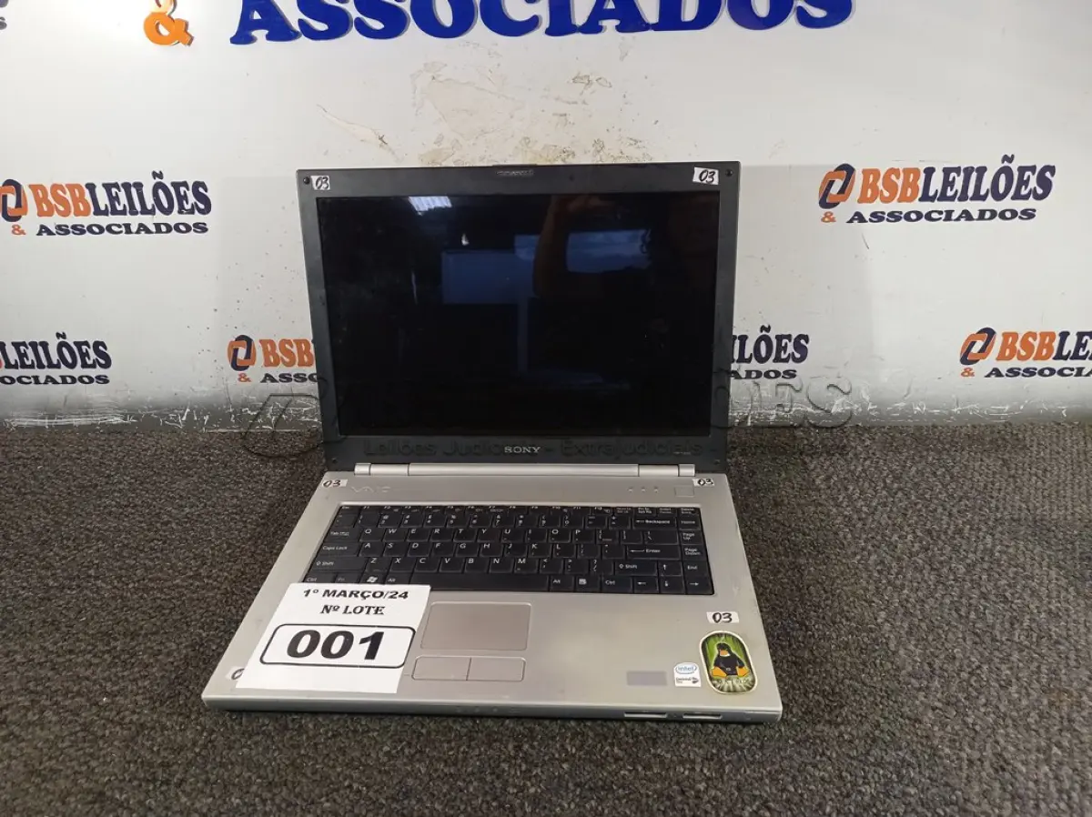 LOTE 001 - 01 NOTEBOOK MARCA SONY. (NO ESTADO) ATENÇÃO! FAZER A VISITAÇÃO ANTES DE ARREMATAR, NÃO SABEMOS SE FUNCIONA. LEILÃO NÃO TEM GARANTIA E NEM DEVOLUÇÃO, SUJEITO A POSSÍVEIS AVARIAS VISÍVEIS/OCULTAS E/OU AUSÊNCIA DE COMPONENTES.