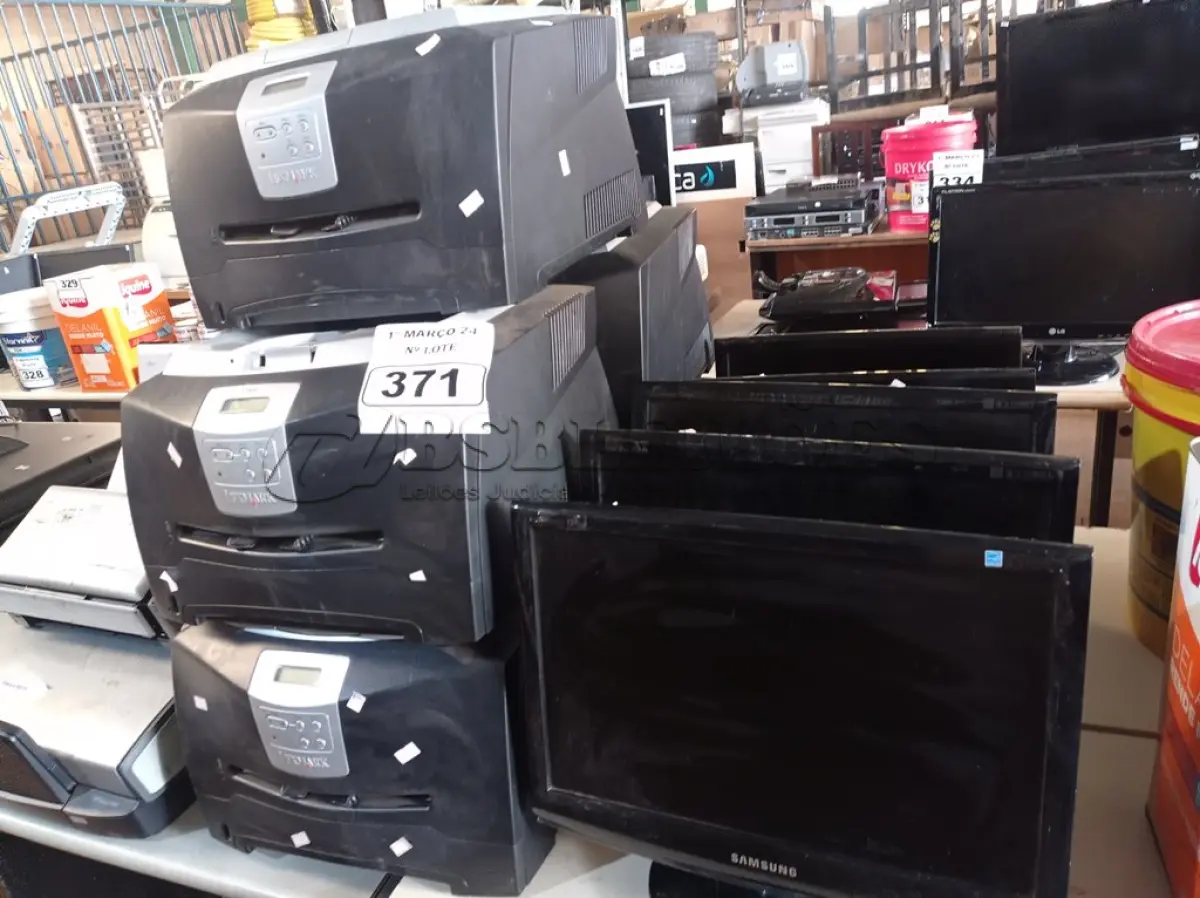 LOTE 371 - 05 IMPRESSORAS MARCAS LEXMARK MODELO E342N E 05 MONITORES MARCAS E MODELOS DIVERSOS PARA RETIRADA DE PEÇAS. (NO ESTADO) ATENÇÃO! FAZER A VISITAÇÃO ANTES DE ARREMATAR, NÃO SABEMOS SE FUNCIONA. LEILÃO NÃO TEM GARANTIA E NEM DEVOLUÇÃO, SUJEITO A POSSÍVEIS AVARIAS VISÍVEIS/OCULTAS E/OU AUSÊNCIA DE COMPONENTES.