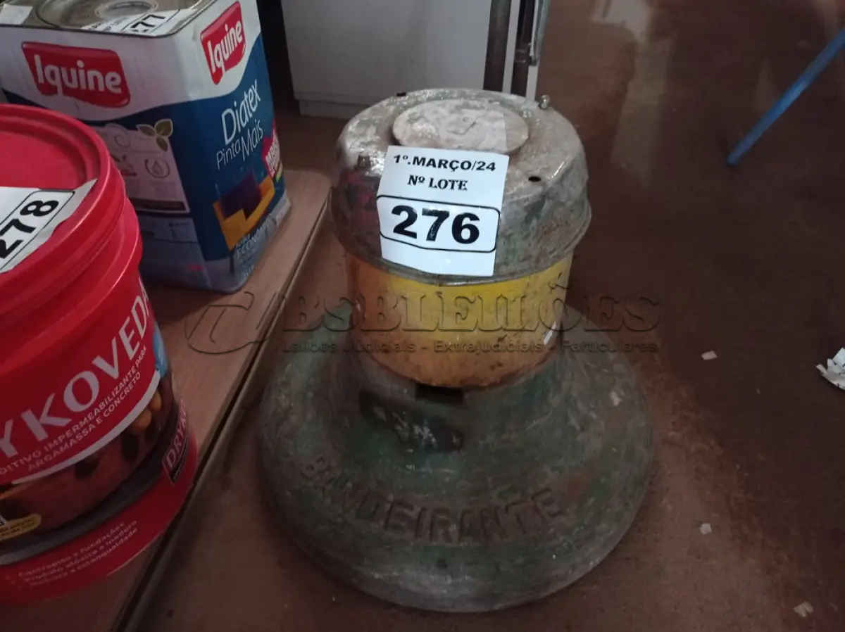 LOTE 276 - 01 ENCERADEIRA INDUSTRIAL MARCA BANDEIRANTE. (NO ESTADO) ATENÇÃO! FAZER A VISITAÇÃO ANTES DE ARREMATAR, NÃO SABEMOS SE FUNCIONA. LEILÃO NÃO TEM GARANTIA E NEM DEVOLUÇÃO, SUJEITO A POSSÍVEIS AVARIAS VISÍVEIS/OCULTAS E/OU AUSÊNCIA DE COMPONENTES.