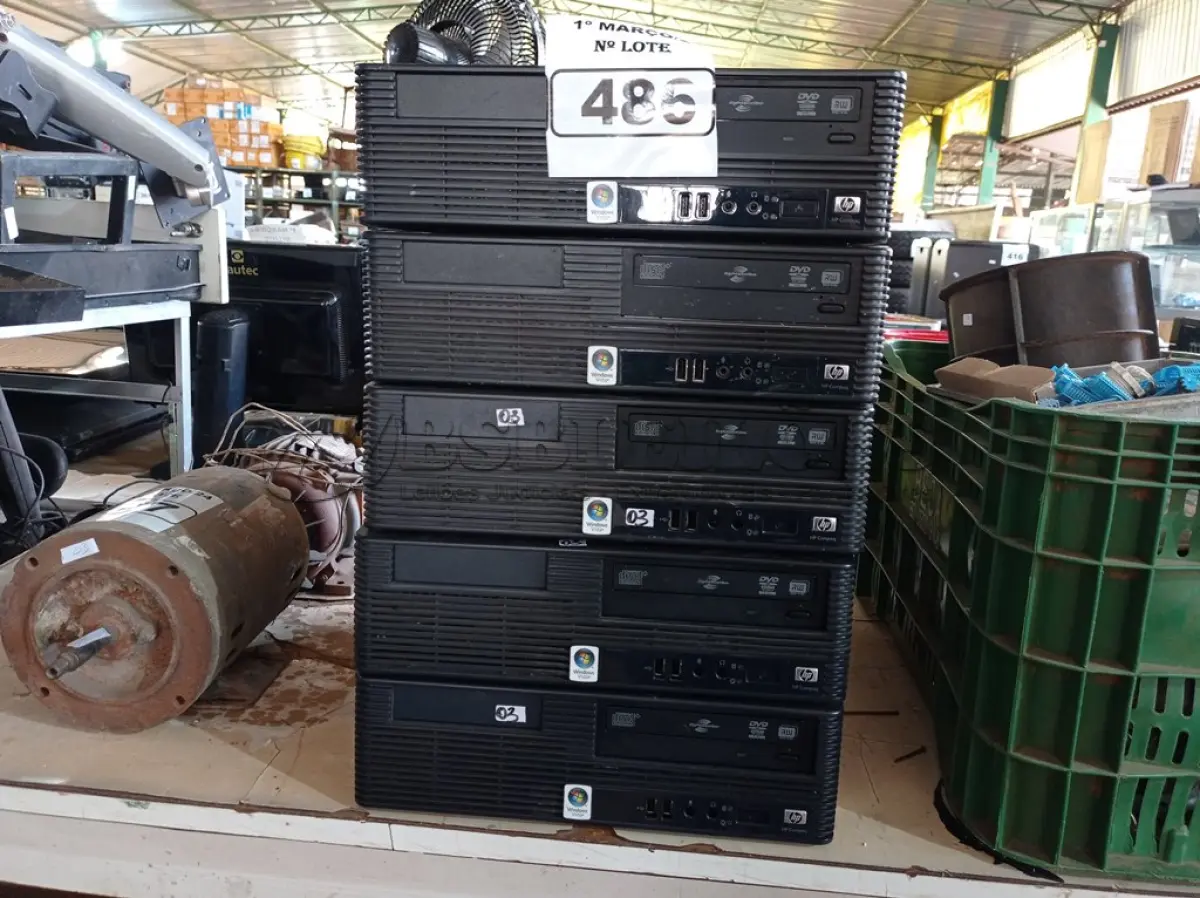 LOTE 486 - 05 CPUS PARA RETIRADA DE PEÇAS. (NO ESTADO) ATENÇÃO! FAZER A VISITAÇÃO ANTES DE ARREMATAR, NÃO SABEMOS SE FUNCIONA. LEILÃO NÃO TEM GARANTIA E NEM DEVOLUÇÃO, SUJEITO A POSSÍVEIS AVARIAS VISÍVEIS/OCULTAS E/OU AUSÊNCIA DE COMPONENTES.