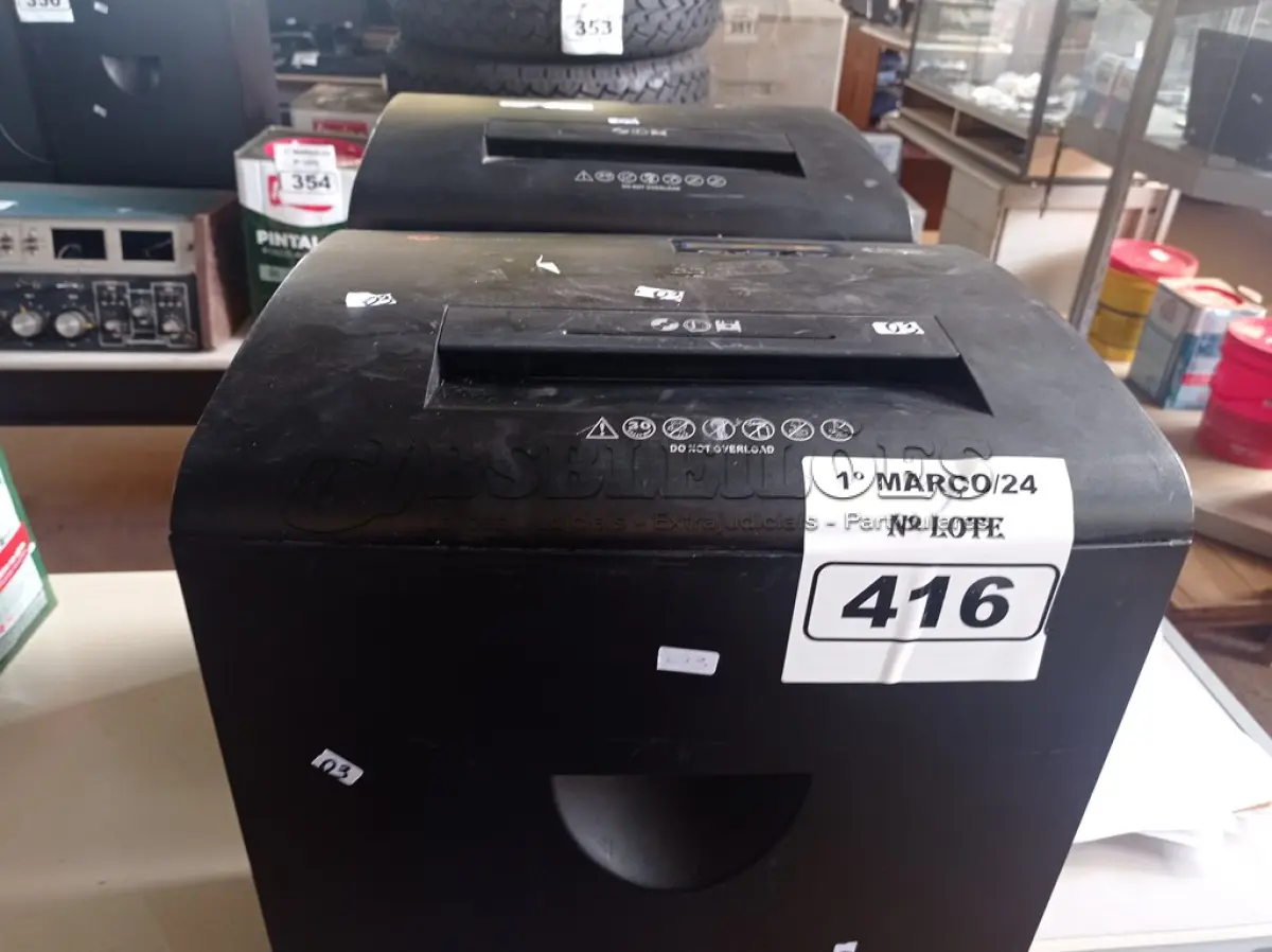 LOTE 416 - 02 FRAGMENTADORAS DE PAPEL. (NO ESTADO) ATENÇÃO! FAZER A VISITAÇÃO ANTES DE ARREMATAR, NÃO SABEMOS SE FUNCIONA. LEILÃO NÃO TEM GARANTIA E NEM DEVOLUÇÃO, SUJEITO A POSSÍVEIS AVARIAS VISÍVEIS/OCULTAS E/OU AUSÊNCIA DE COMPONENTES.