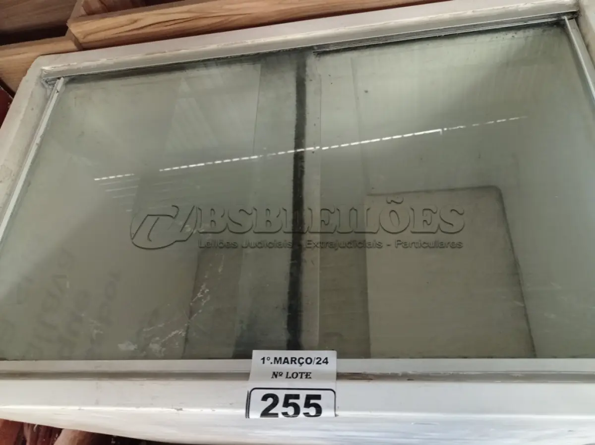 LOTE 255