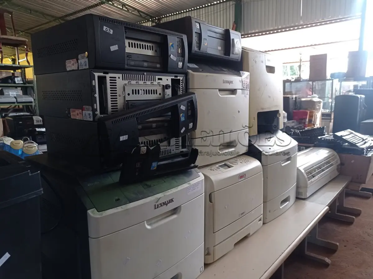 LOTE 361 - 05 IMPRESSORAS E 04 CPU’S MARCAS E MODELOS DIVERSOS. (NO ESTADO) ATENÇÃO! FAZER A VISITAÇÃO ANTES DE ARREMATAR, NÃO SABEMOS SE FUNCIONA. LEILÃO NÃO TEM GARANTIA E NEM DEVOLUÇÃO, SUJEITO A POSSÍVEIS AVARIAS VISÍVEIS/OCULTAS E/OU AUSÊNCIA DE COMPONENTES.