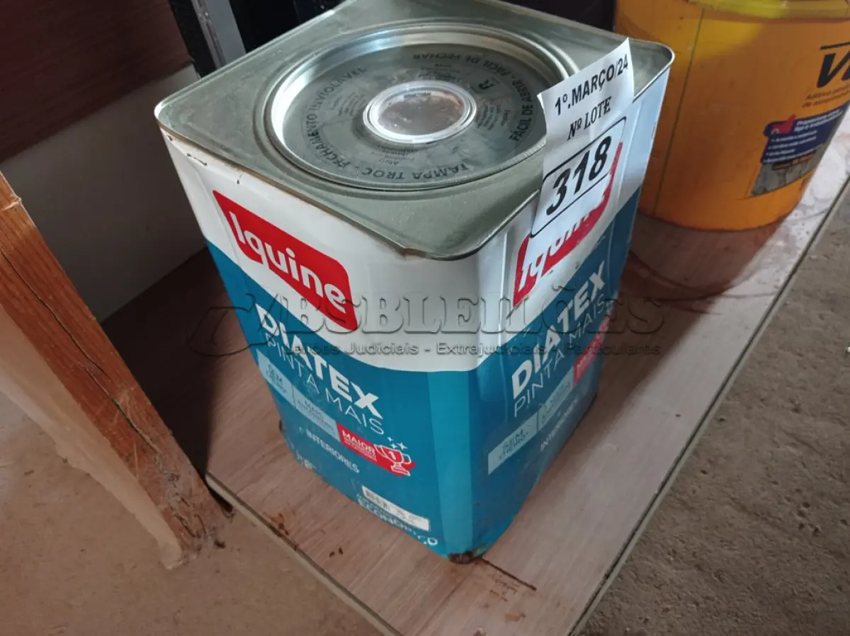 LOTE 318 - 01 LATA DE TINTA IQUINE DIATEX PINTA MAIS 18L FOSCO BASE “P”. (NO ESTADO) ATENÇÃO! FAZER A VISITAÇÃO ANTES DE ARREMATAR, NÃO SABEMOS SE FUNCIONA. LEILÃO NÃO TEM GARANTIA E NEM DEVOLUÇÃO, SUJEITO A POSSÍVEIS AVARIAS VISÍVEIS/OCULTAS E/OU AUSÊNCIA DE COMPONENTES.
