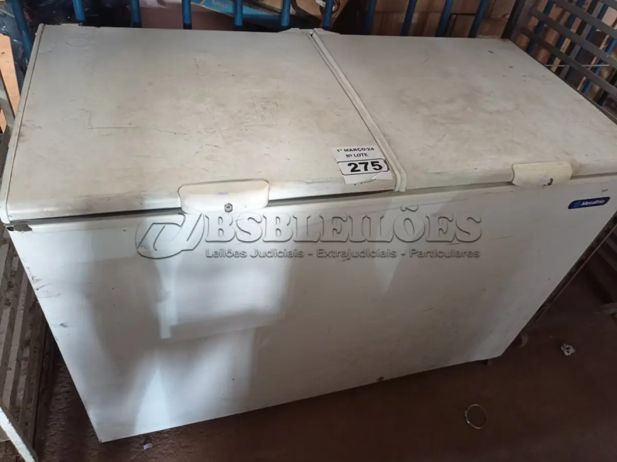 LOTE 275 - 01 FREEZER HORIZONTAL 02 TAMPAS 220V. (NO ESTADO) ATENÇÃO! FAZER A VISITAÇÃO ANTES DE ARREMATAR, NÃO SABEMOS SE FUNCIONA. LEILÃO NÃO TEM GARANTIA E NEM DEVOLUÇÃO, SUJEITO A POSSÍVEIS AVARIAS VISÍVEIS/OCULTAS E/OU AUSÊNCIA DE COMPONENTES.