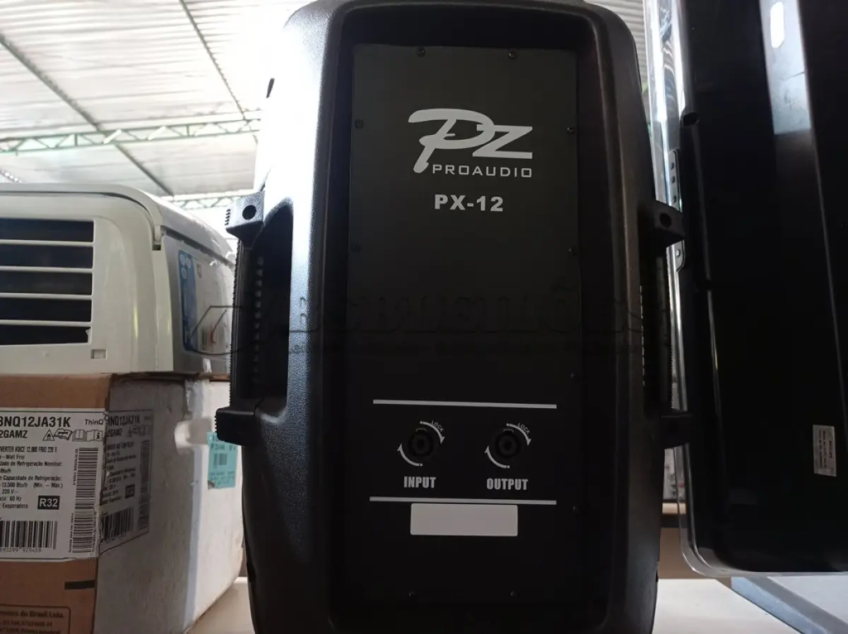 LOTE 457 - 01 CAIXA DE SOM PZ PROPASSIVE PX-12. (NO ESTADO) ATENÇÃO! FAZER A VISITAÇÃO ANTES DE ARREMATAR, NÃO SABEMOS SE FUNCIONA. LEILÃO NÃO TEM GARANTIA E NEM DEVOLUÇÃO, SUJEITO A POSSÍVEIS AVARIAS VISÍVEIS/OCULTAS E/OU AUSÊNCIA DE COMPONENTES.