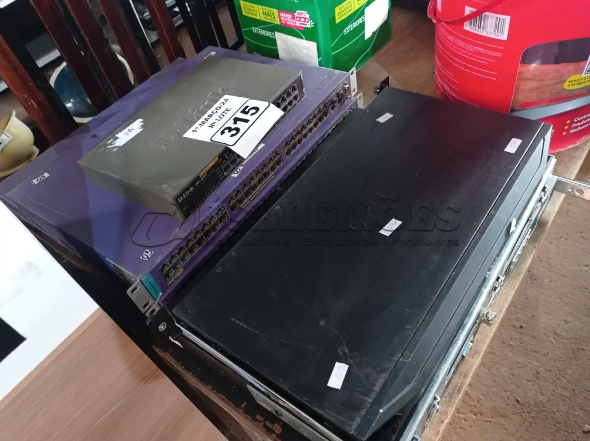 LOTE 315 - 06 SWITCHES MARCAS E MODELOS DIVERSOS. (NO ESTADO) ATENÇÃO! FAZER A VISITAÇÃO ANTES DE ARREMATAR, NÃO SABEMOS SE FUNCIONA. LEILÃO NÃO TEM GARANTIA E NEM DEVOLUÇÃO, SUJEITO A POSSÍVEIS AVARIAS VISÍVEIS/OCULTAS E/OU AUSÊNCIA DE COMPONENTES.
