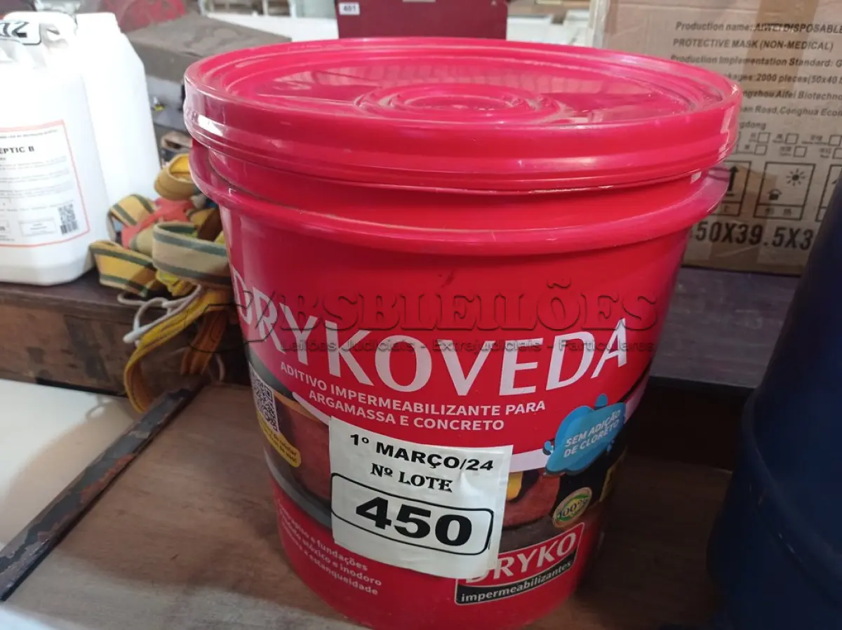 LOTE 450 - 01 BALDE DE DRYKOVEDA, ADITIVO IMPERMEABILIZANTE PARA ARGAMASSA E CONCRETO 18L. (NO ESTADO) ATENÇÃO! FAZER A VISITAÇÃO ANTES DE ARREMATAR, NÃO SABEMOS SE FUNCIONA. LEILÃO NÃO TEM GARANTIA E NEM DEVOLUÇÃO, SUJEITO A POSSÍVEIS AVARIAS VISÍVEIS/OCULTAS E/OU AUSÊNCIA DE COMPONENTES.