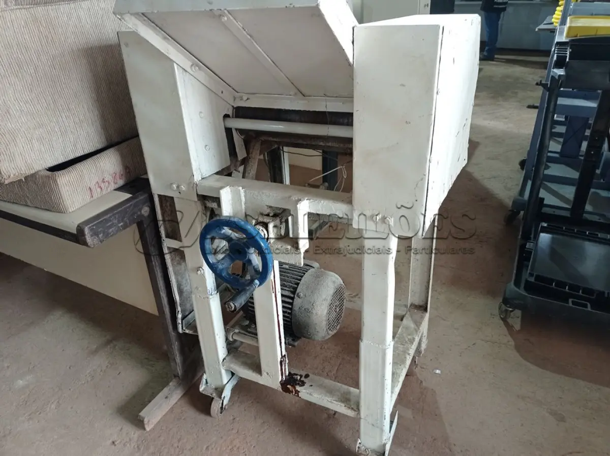 LOTE 215 - 01 CILINDRO PARA MASSAS “MODELADORA DE PÃES” INDUSTRIAL. (NO ESTADO) ATENÇÃO! FAZER A VISITAÇÃO ANTES DE ARREMATAR, NÃO SABEMOS SE FUNCIONA. LEILÃO NÃO TEM GARANTIA E NEM DEVOLUÇÃO, SUJEITO A POSSÍVEIS AVARIAS VISÍVEIS/OCULTAS E/OU AUSÊNCIA DE COMPONENTES.