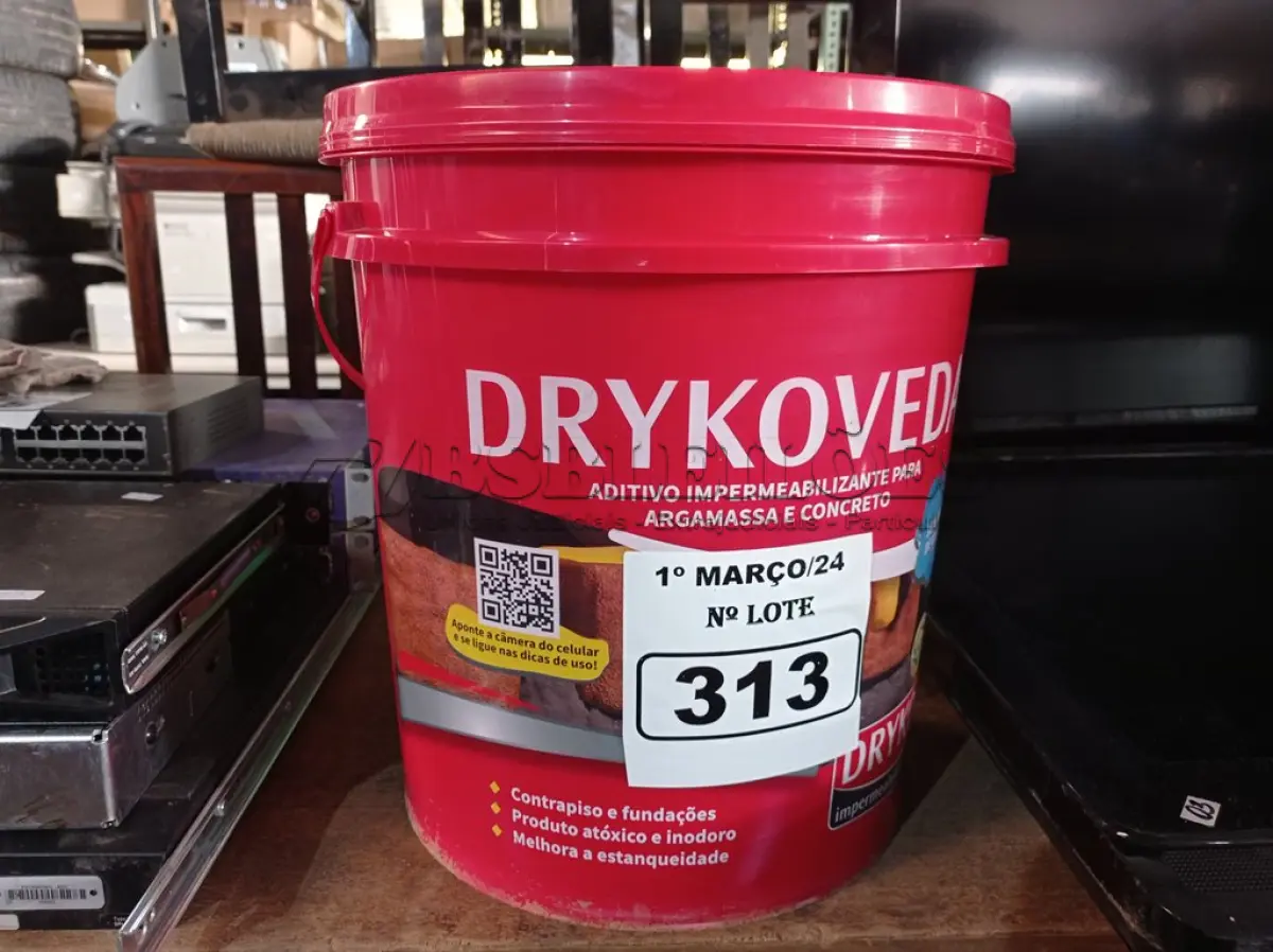LOTE 313 - 01 BALDE DE DRYKOVEDA, ADITIVO IMPERMEABILIZANTE PARA ARGAMASSA E CONCRETO 18L. (NO ESTADO) ATENÇÃO! FAZER A VISITAÇÃO ANTES DE ARREMATAR, NÃO SABEMOS SE FUNCIONA. LEILÃO NÃO TEM GARANTIA E NEM DEVOLUÇÃO, SUJEITO A POSSÍVEIS AVARIAS VISÍVEIS/OCULTAS E/OU AUSÊNCIA DE COMPONENTES.
