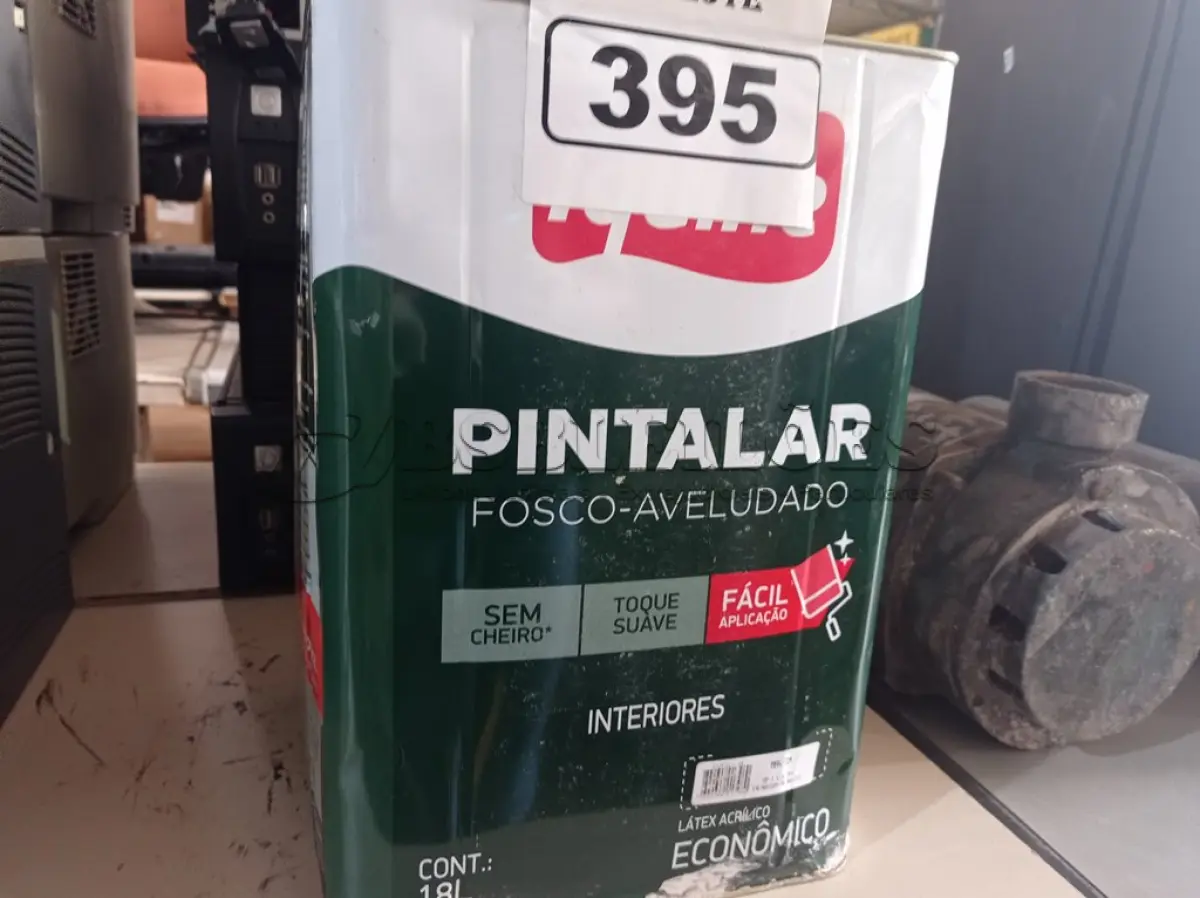 LOTE 395 - 01 LATA DE TINTA IQUINE PINTALAR FOSCO AVELUDADO 18L NA COR MARFIM. (NO ESTADO) ATENÇÃO! FAZER A VISITAÇÃO ANTES DE ARREMATAR, NÃO SABEMOS SE FUNCIONA. LEILÃO NÃO TEM GARANTIA E NEM DEVOLUÇÃO, SUJEITO A POSSÍVEIS AVARIAS VISÍVEIS/OCULTAS E/OU AUSÊNCIA DE COMPONENTES.