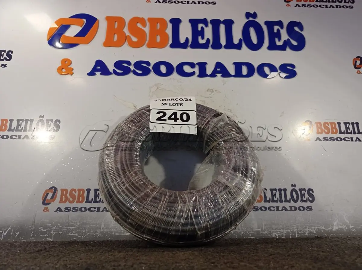 LOTE 240 - 01 ROLO DE CABO FLEXÍVEL 100M 1X10MM NA COR PRETA (NOVO). (NO ESTADO) ATENÇÃO! FAZER A VISITAÇÃO ANTES DE ARREMATAR, NÃO SABEMOS SE FUNCIONA. LEILÃO NÃO TEM GARANTIA E NEM DEVOLUÇÃO, SUJEITO A POSSÍVEIS AVARIAS VISÍVEIS/OCULTAS E/OU AUSÊNCIA DE COMPONENTES.