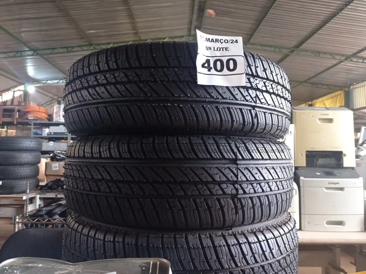 LOTE 400 - 04 PNEUS REMOLD 185/70/14. (NO ESTADO) ATENÇÃO! FAZER A VISITAÇÃO ANTES DE ARREMATAR, NÃO SABEMOS SE FUNCIONA. LEILÃO NÃO TEM GARANTIA E NEM DEVOLUÇÃO, SUJEITO A POSSÍVEIS AVARIAS VISÍVEIS/OCULTAS E/OU AUSÊNCIA DE COMPONENTES.