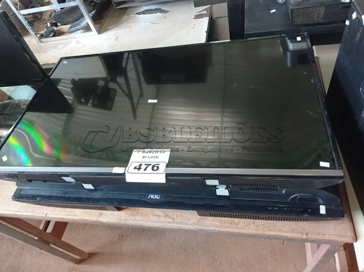 LOTE 476 - 03 TVS PARA RETIRADA DE PEÇAS. (NO ESTADO) ATENÇÃO! FAZER A VISITAÇÃO ANTES DE ARREMATAR, NÃO SABEMOS SE FUNCIONA. LEILÃO NÃO TEM GARANTIA E NEM DEVOLUÇÃO, SUJEITO A POSSÍVEIS AVARIAS VISÍVEIS/OCULTAS E/OU AUSÊNCIA DE COMPONENTES.