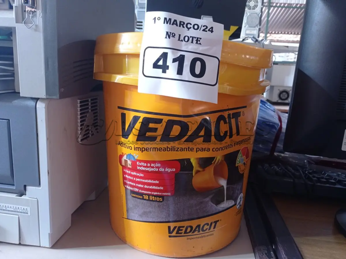LOTE 410 - 01 BALDE DE VEDACIT, ADITIVO IMPERMEABILIZANTE PARA CONCRETOS E ARGAMASSAS. (NO ESTADO) ATENÇÃO! FAZER A VISITAÇÃO ANTES DE ARREMATAR, NÃO SABEMOS SE FUNCIONA. LEILÃO NÃO TEM GARANTIA E NEM DEVOLUÇÃO, SUJEITO A POSSÍVEIS AVARIAS VISÍVEIS/OCULTAS E/OU AUSÊNCIA DE COMPONENTES.