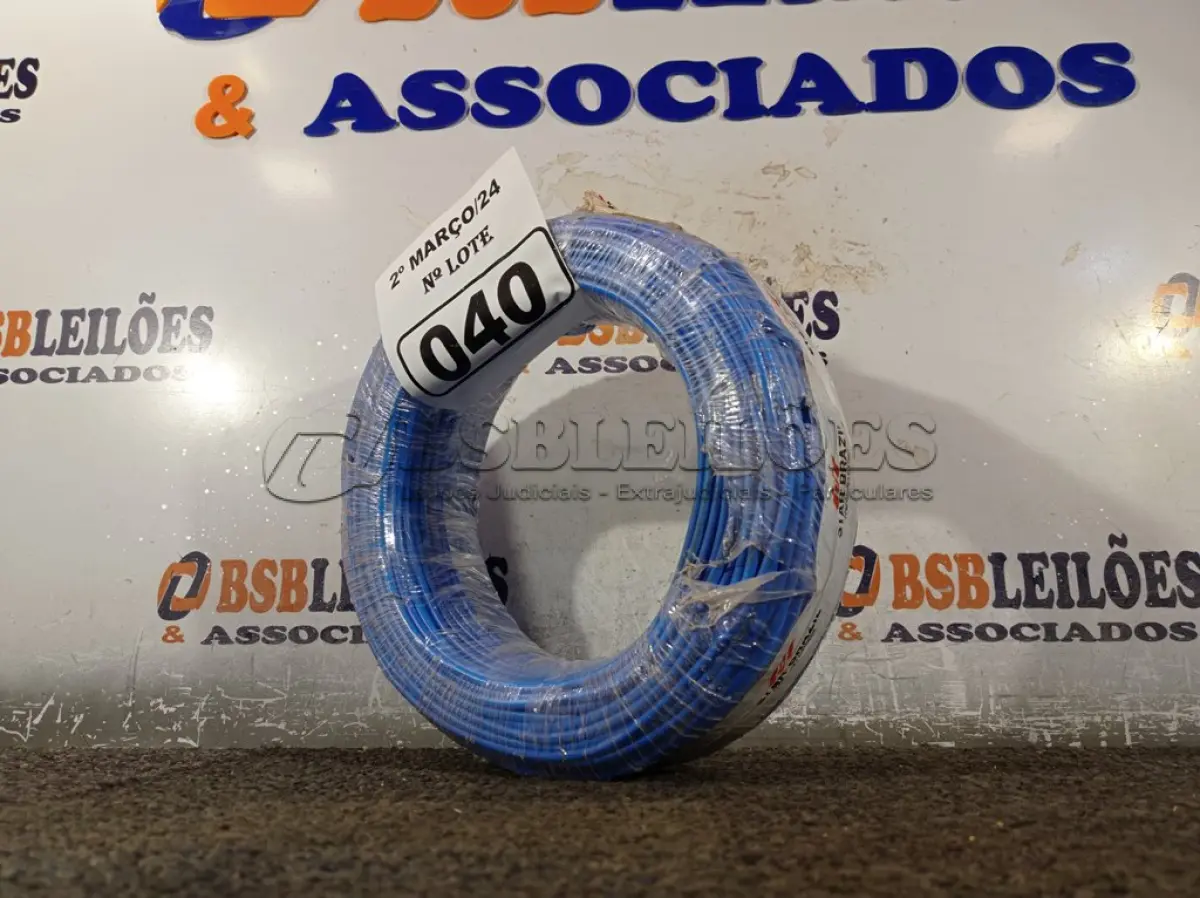 LOTE 040 - 01 ROLO DE CABO FLEXÍVEL 100M 1X4MM NA COR AZUL(NOVO). (NO ESTADO) ATENÇÃO! FAZER A VISITAÇÃO ANTES DE ARREMATAR, NÃO SABEMOS SE FUNCIONA. LEILÃO NÃO TEM GARANTIA E NEM DEVOLUÇÃO, SUJEITO A POSSÍVEIS AVARIAS VISÍVEIS/OCULTAS E/OU AUSÊNCIA DE COMPONENTES.