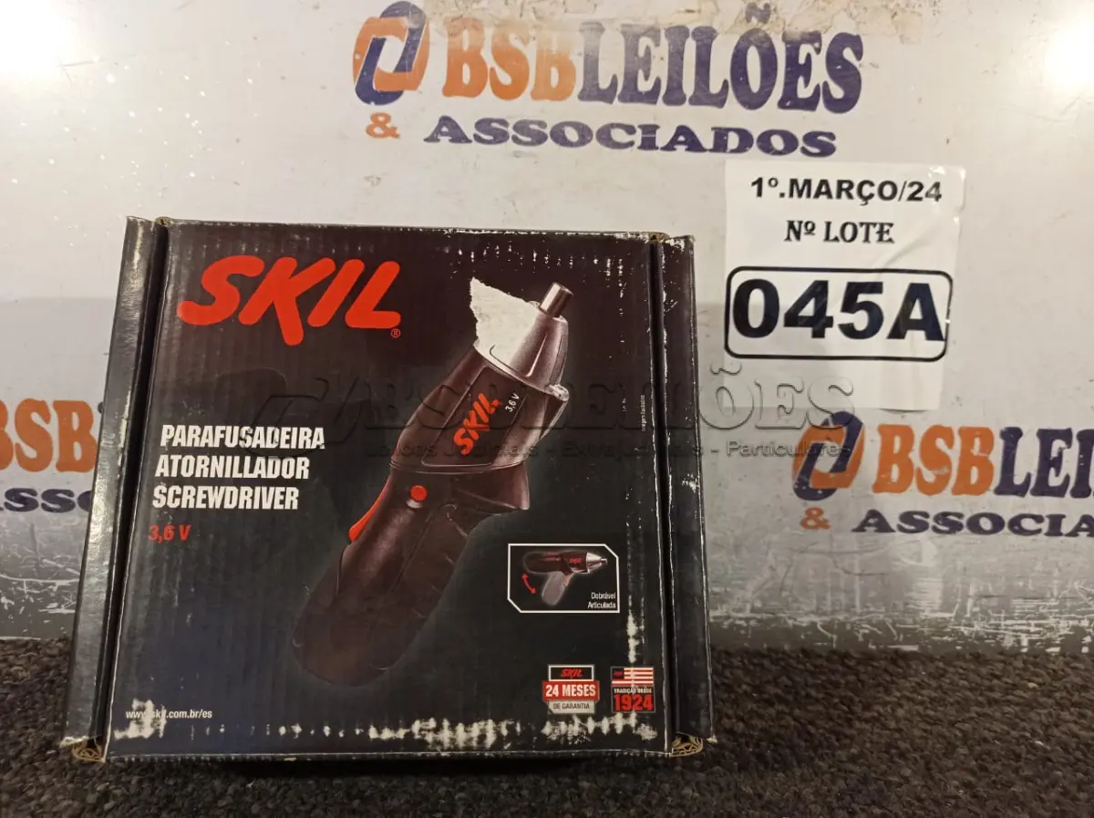 LOTE 045 - 01 PARAFUSADEIRA SKIL 3.6V BRCH 220V. (NOVO) (NO ESTADO) ATENÇÃO! FAZER A VISITAÇÃO ANTES DE ARREMATAR, NÃO SABEMOS SE FUNCIONA. LEILÃO NÃO TEM GARANTIA E NEM DEVOLUÇÃO, SUJEITO A POSSÍVEIS AVARIAS VISÍVEIS/OCULTAS E/OU AUSÊNCIA DE COMPONENTES.