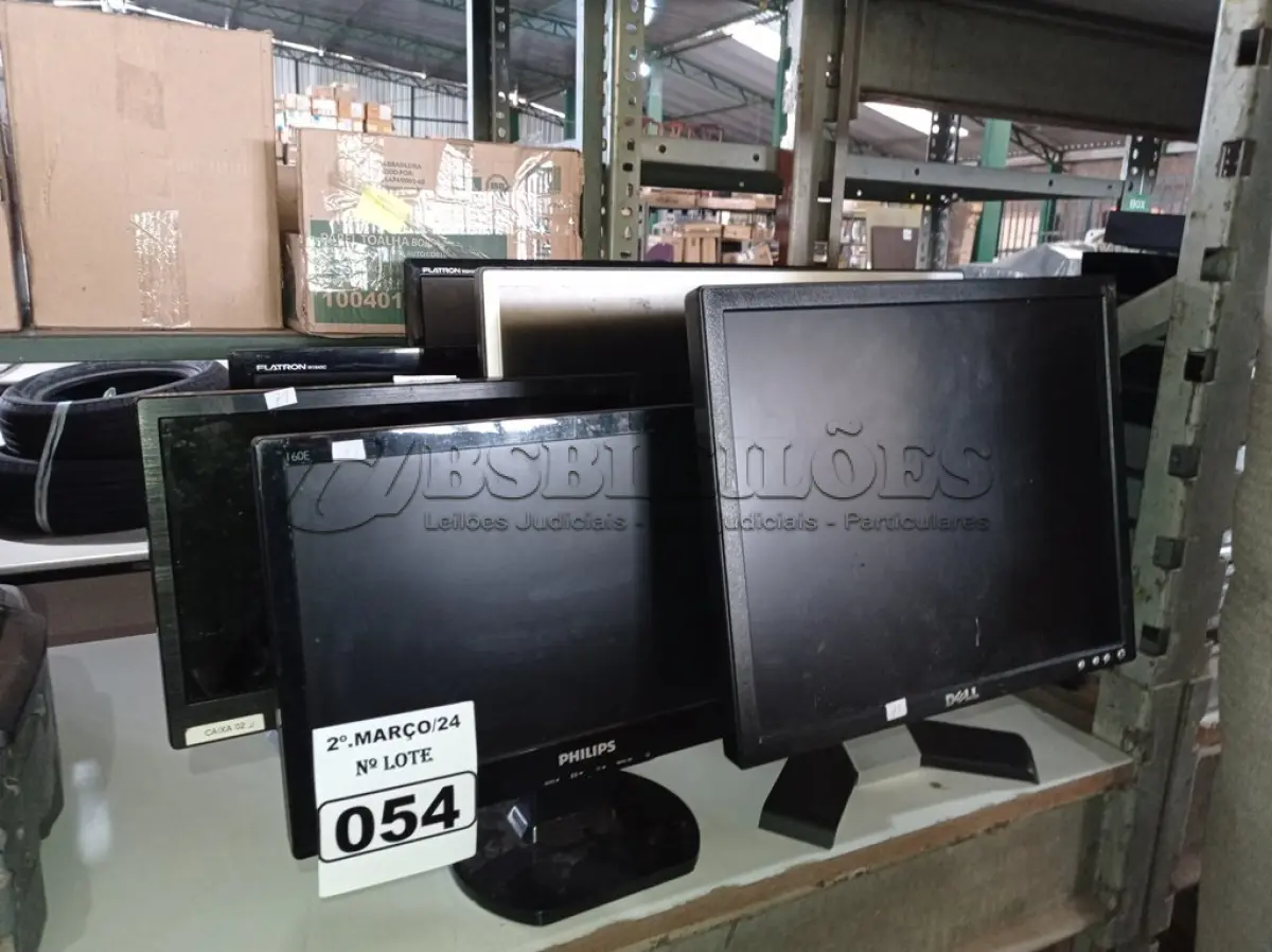 LOTE 054 - 06 MONITORES MARCAS E MODELOS DIVERSOS PARA RETIRADA DE PEÇAS. (NO ESTADO) ATENÇÃO! FAZER A VISITAÇÃO ANTES DE ARREMATAR, NÃO SABEMOS SE FUNCIONA. LEILÃO NÃO TEM GARANTIA E NEM DEVOLUÇÃO, SUJEITO A POSSÍVEIS AVARIAS VISÍVEIS/OCULTAS E/OU AUSÊNCIA DE COMPONENTES.