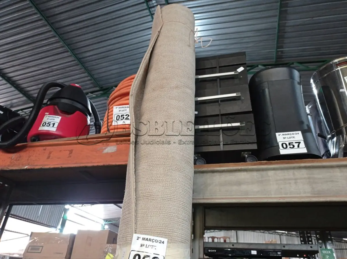 LOTE 056 - 01 TAPETE. (NO ESTADO) ATENÇÃO! FAZER A VISITAÇÃO ANTES DE ARREMATAR, NÃO SABEMOS SE FUNCIONA. LEILÃO NÃO TEM GARANTIA E NEM DEVOLUÇÃO, SUJEITO A POSSÍVEIS AVARIAS VISÍVEIS/OCULTAS E/OU AUSÊNCIA DE COMPONENTES.