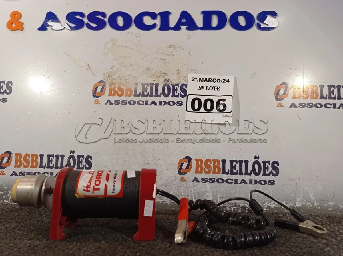 LOTE 006 - 01 TORKMASTER 180 12V. (NO ESTADO) ATENÇÃO! FAZER A VISITAÇÃO ANTES DE ARREMATAR, NÃO SABEMOS SE FUNCIONA. LEILÃO NÃO TEM GARANTIA E NEM DEVOLUÇÃO, SUJEITO A POSSÍVEIS AVARIAS VISÍVEIS/OCULTAS E/OU AUSÊNCIA DE COMPONENTES.