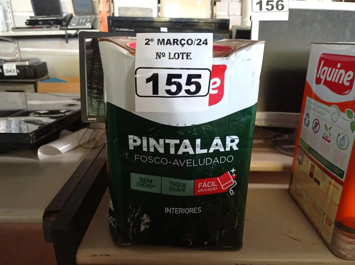 LOTE 155 - 01 LATA DE TINTA IQUINE PINTALAR FOSCO AVELUDADO 18L NA COR BRANCO NEVE. (NO ESTADO) ATENÇÃO! FAZER A VISITAÇÃO ANTES DE ARREMATAR, NÃO SABEMOS SE FUNCIONA. LEILÃO NÃO TEM GARANTIA E NEM DEVOLUÇÃO, SUJEITO A POSSÍVEIS AVARIAS VISÍVEIS/OCULTAS E/OU AUSÊNCIA DE COMPONENTES.