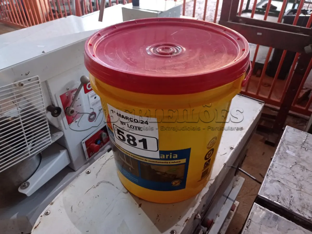 LOTE 581 - 01 BALDE DE SIKANOL ALVENARIA, ADITIVO PLASTIFICANTE PARA ARGAMASSA DE ASSENTAMENTO E REBOCO 18L. (NO ESTADO) ATENÇÃO! FAZER A VISITAÇÃO ANTES DE ARREMATAR, NÃO SABEMOS SE FUNCIONA. LEILÃO NÃO TEM GARANTIA E NEM DEVOLUÇÃO, SUJEITO A POSSÍVEIS AVARIAS VISÍVEIS/OCULTAS E/OU AUSÊNCIA DE COMPONENTES.
