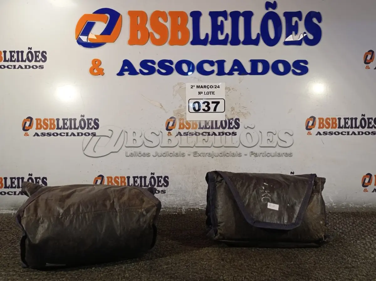 LOTE 037 - 02 SACOS DE AREIA PARA ACADEMIA 4KG. (NO ESTADO) ATENÇÃO! FAZER A VISITAÇÃO ANTES DE ARREMATAR, NÃO SABEMOS SE FUNCIONA. LEILÃO NÃO TEM GARANTIA E NEM DEVOLUÇÃO, SUJEITO A POSSÍVEIS AVARIAS VISÍVEIS/OCULTAS E/OU AUSÊNCIA DE COMPONENTES.