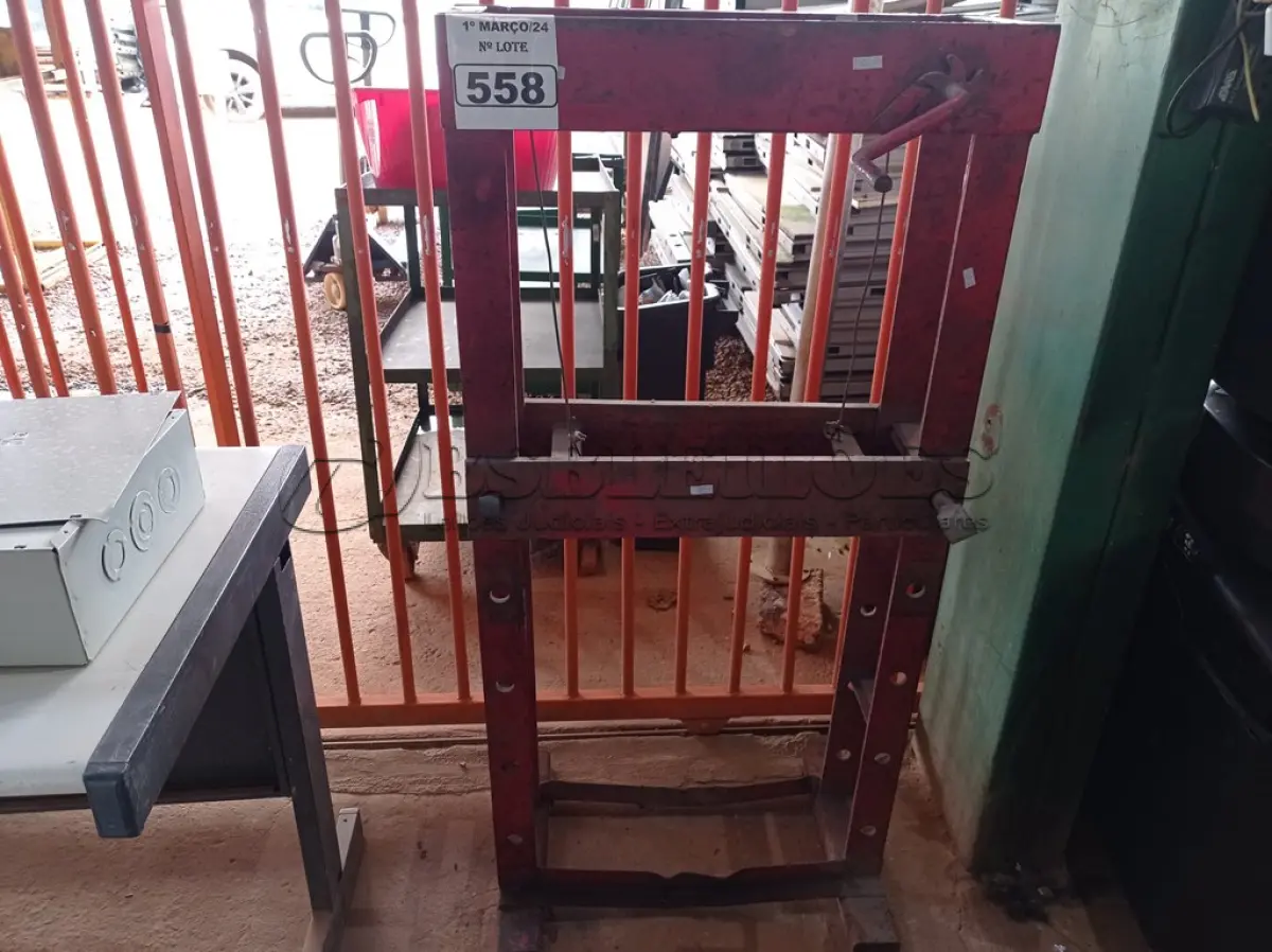 LOTE 558