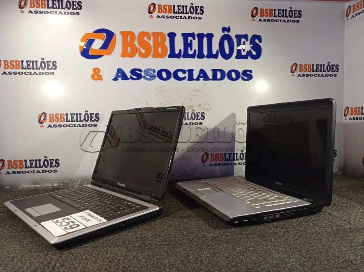 LOTE 559 - 02 NOTEBOOKS. (NO ESTADO) ATENÇÃO! FAZER A VISITAÇÃO ANTES DE ARREMATAR, NÃO SABEMOS SE FUNCIONA. LEILÃO NÃO TEM GARANTIA E NEM DEVOLUÇÃO, SUJEITO A POSSÍVEIS AVARIAS VISÍVEIS/OCULTAS E/OU AUSÊNCIA DE COMPONENTES.