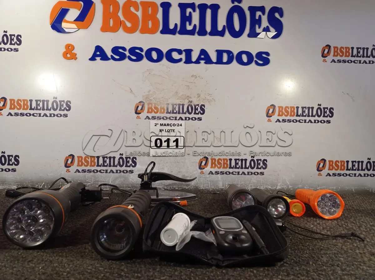 LOTE 011 - 01 FERRO DE PASSAR, 01 APARELHO DE MEDIR GLICEMIA E VÁRIAS LANTERNAS MARCAS E MODELOS DIVERSOS. (NO ESTADO) ATENÇÃO! FAZER A VISITAÇÃO ANTES DE ARREMATAR, NÃO SABEMOS SE FUNCIONA. LEILÃO NÃO TEM GARANTIA E NEM DEVOLUÇÃO, SUJEITO A POSSÍVEIS AVARIAS VISÍVEIS/OCULTAS E/OU AUSÊNCIA DE COMPONENTES.