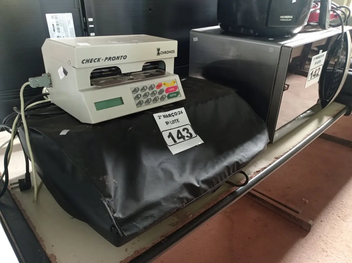 LOTE 143
