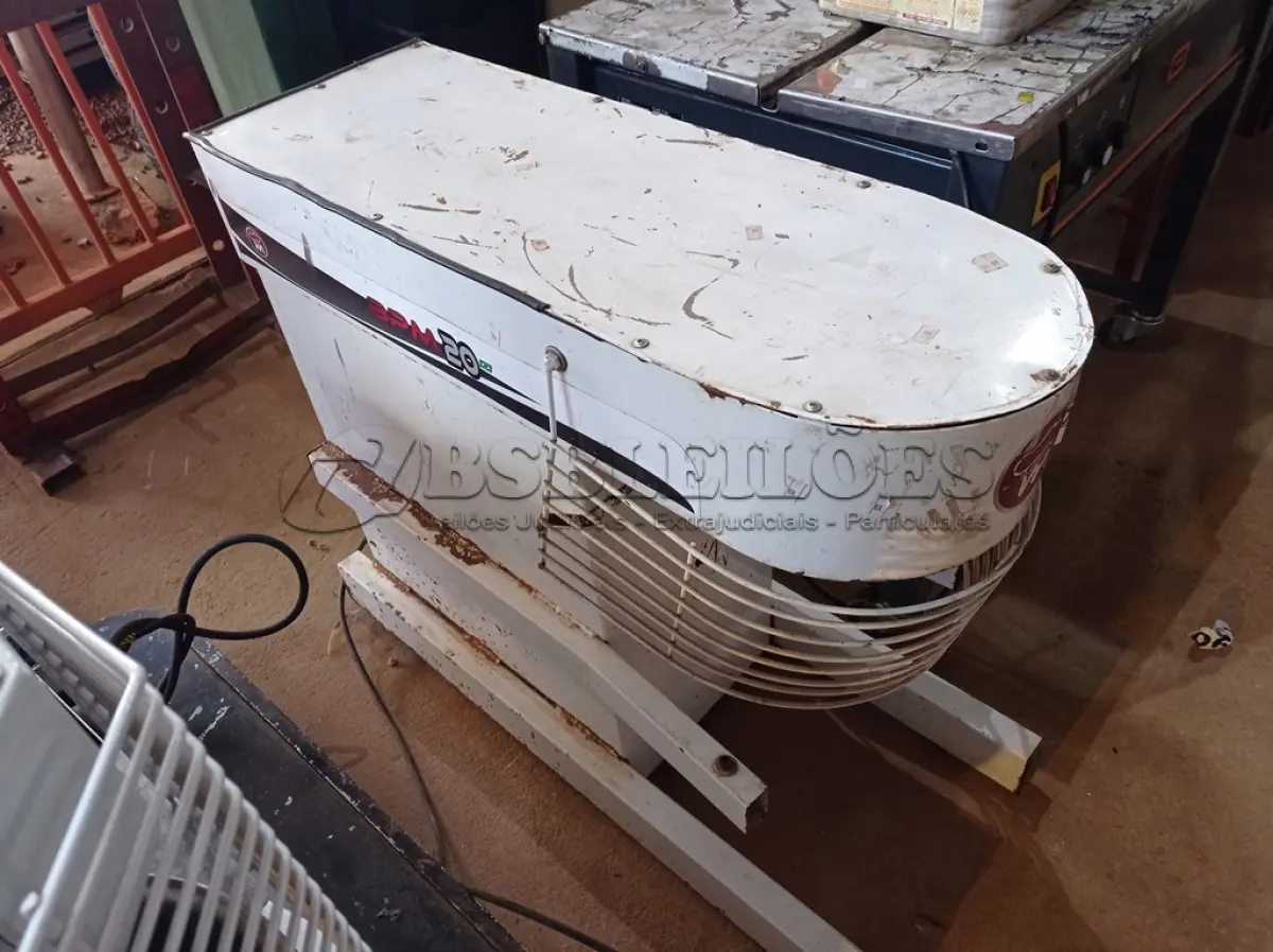 LOTE 556 - 01 BATEDEIRA PLANETÁRIA INDUSTRIAL INCOMPLETA. (NO ESTADO) ATENÇÃO! FAZER A VISITAÇÃO ANTES DE ARREMATAR, NÃO SABEMOS SE FUNCIONA. LEILÃO NÃO TEM GARANTIA E NEM DEVOLUÇÃO, SUJEITO A POSSÍVEIS AVARIAS VISÍVEIS/OCULTAS E/OU AUSÊNCIA DE COMPONENTES.