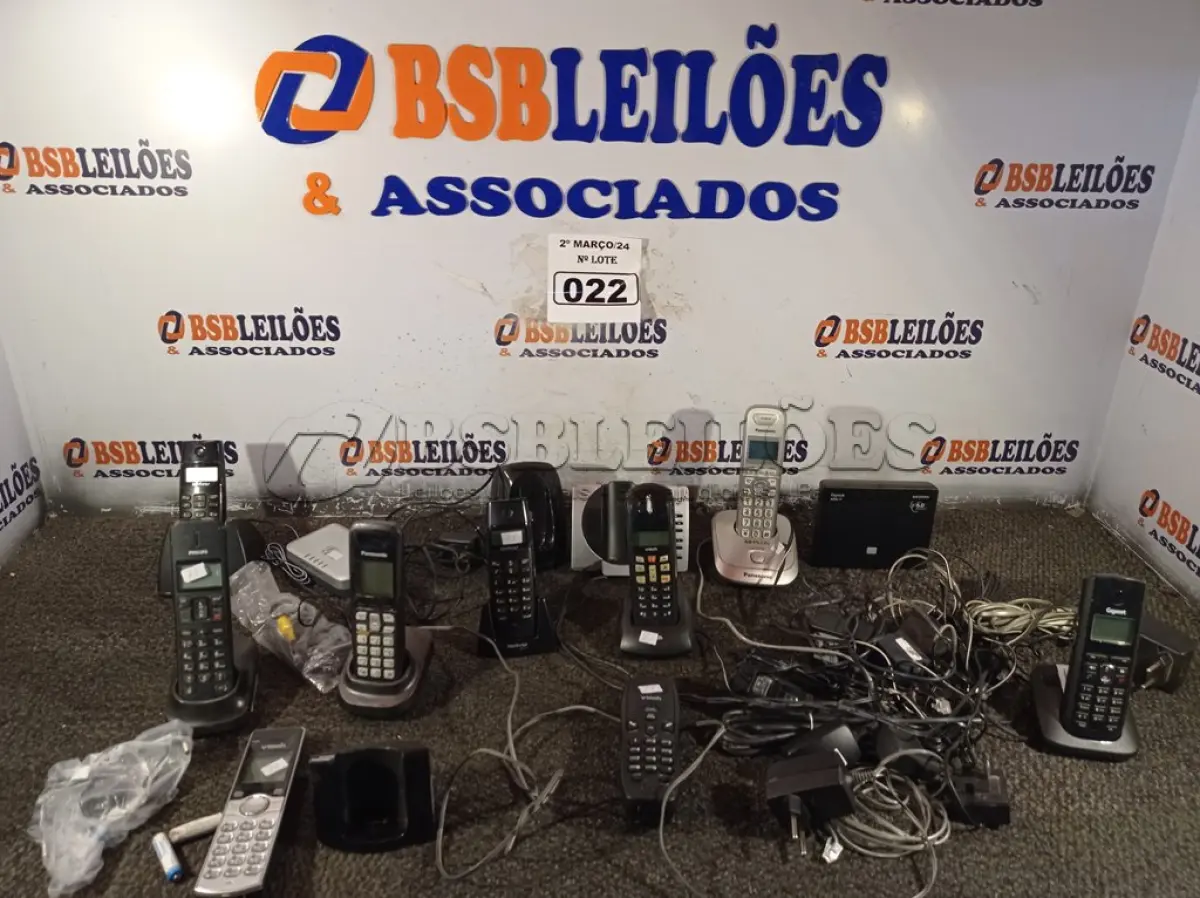 LOTE 022 - 01 LOTE COM VÁRIOS APARELHOS DE TELEFONE MARCAS E MODELOS DIVERSOS. (NO ESTADO) ATENÇÃO! FAZER A VISITAÇÃO ANTES DE ARREMATAR, NÃO SABEMOS SE FUNCIONA. LEILÃO NÃO TEM GARANTIA E NEM DEVOLUÇÃO, SUJEITO A POSSÍVEIS AVARIAS VISÍVEIS/OCULTAS E/OU AUSÊNCIA DE COMPONENTES.