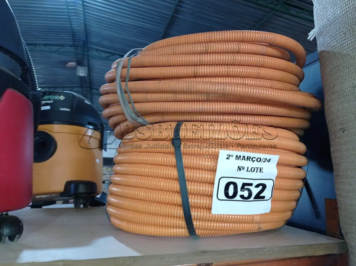 LOTE 052 - 02 ROLOS DE MANGUEIRA CORRUGADA. (NO ESTADO) ATENÇÃO! FAZER A VISITAÇÃO ANTES DE ARREMATAR, NÃO SABEMOS SE FUNCIONA. LEILÃO NÃO TEM GARANTIA E NEM DEVOLUÇÃO, SUJEITO A POSSÍVEIS AVARIAS VISÍVEIS/OCULTAS E/OU AUSÊNCIA DE COMPONENTES.